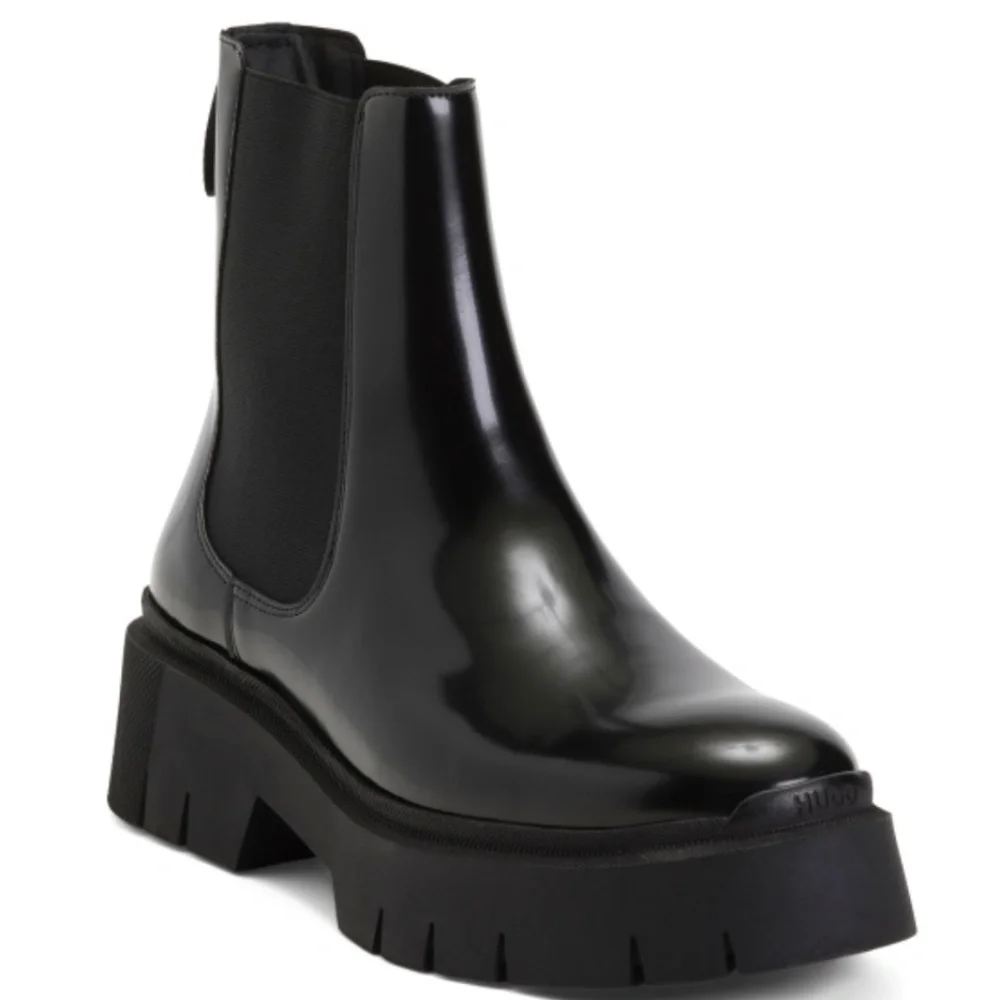 NWT HUGO BOSS Made In Portugal Black Leather Chelsea Booties Size EU40/US9